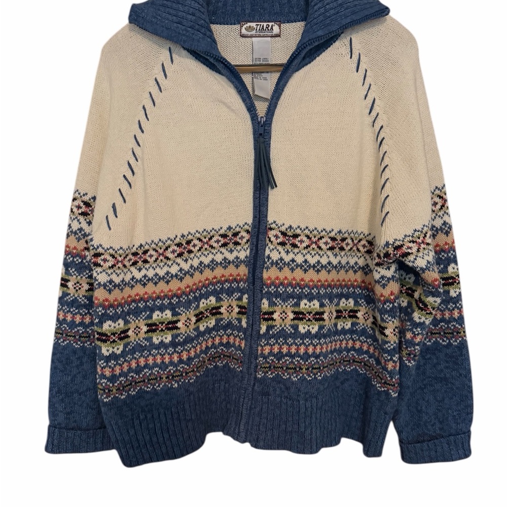 Tiara International Blue and Cream vintage Woman’s sweater